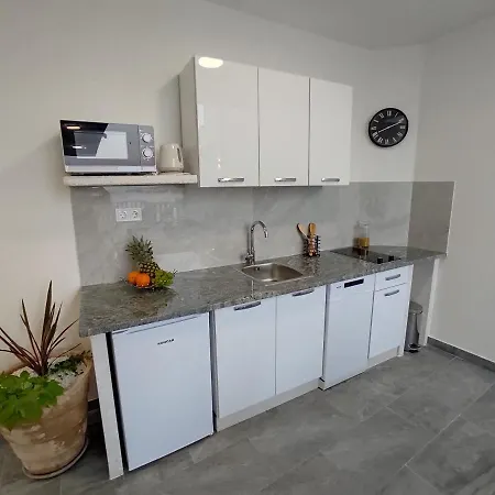Apartman Valentina - Private Pool,200m From *