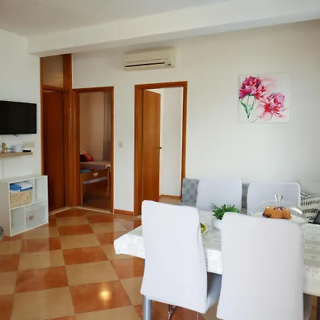 Valentina - Private Pool,200m From Omis