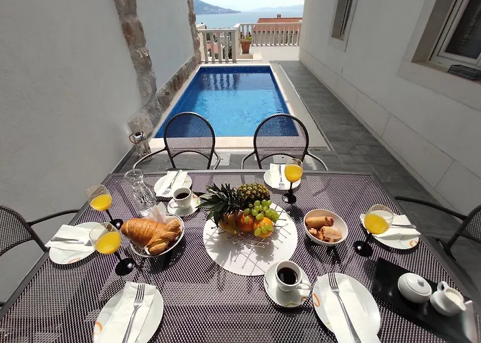 Valentina - Private Pool,200m From Apartment Omiš